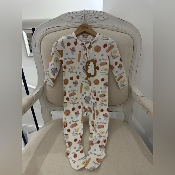 🥐 6~9 Mth NWT Angel Dear Zipper Baby Footie Bonjour Breakfast - Picture 1 of 9